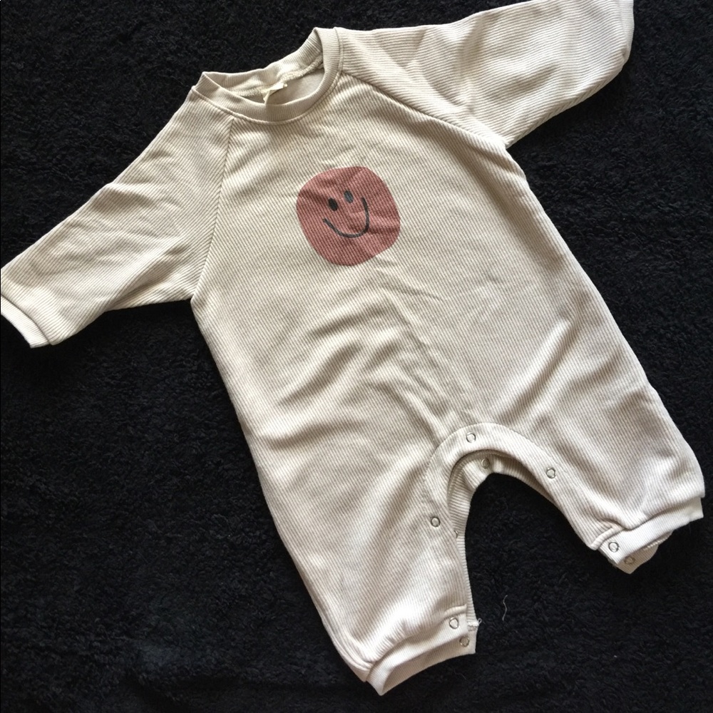 Ribbed Smiley Bodysuit